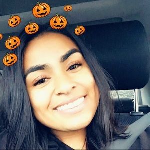 Meet your Posher, Adrena